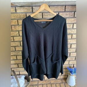 ‎New York and company black vneck sweater